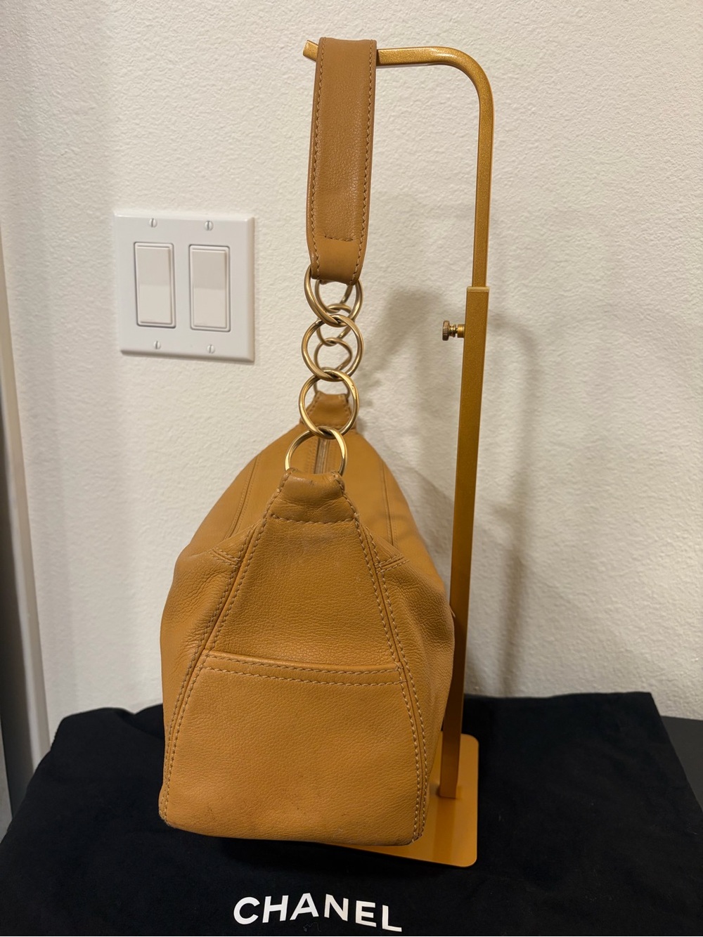 CHANEL Tan Leather Hobo Bag with Gold-Tone Chain - Picture 3 of 16